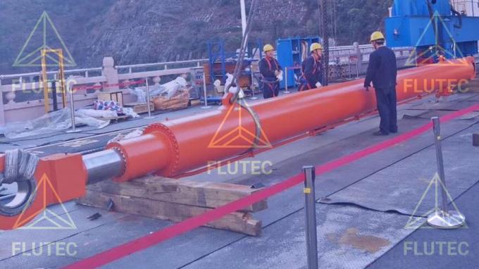 Đầu Bolted Mill loại xi lanh thủy lực cho cổng đập / cổng tràn 1