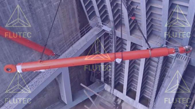 Đầu Bolted Mill loại xi lanh thủy lực cho cổng đập / cổng tràn 4