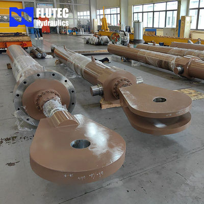 Cổng đập nhà máy thủy điện Lò thủy lực siêu lớn